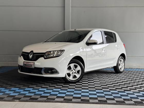 RENAULT SANDERO 1.6 DYNAMIQUE 8V FLEX 4P MANUAL RENAULT SANDERO 1.6 DYNAMIQUE 8V FLEX 4P MANUAL